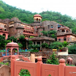 Neemrana Fort Palace – A tryst with history and luxury